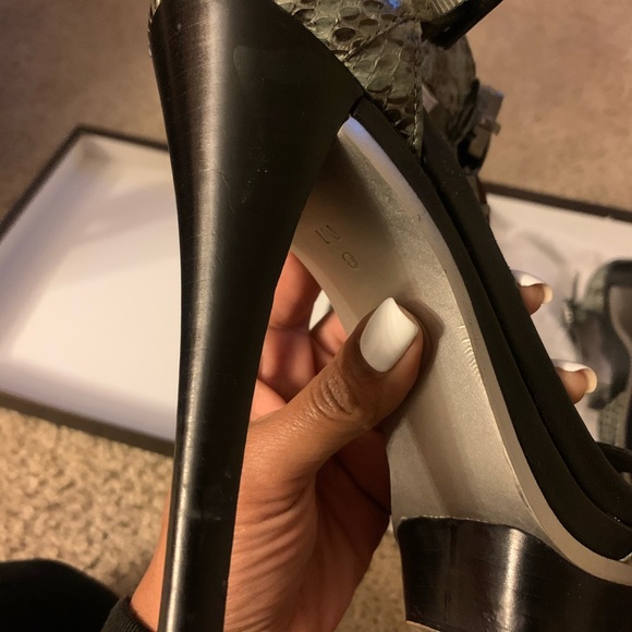 Bebe Snake print heels - Picture 6 of 8